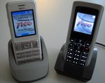 téléphone WiFi (à gauche) et WiFi/GSM (à droite) de Free